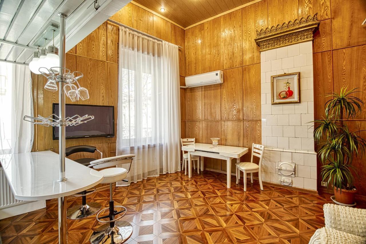 Rustaveli Central Aparthotel Tbilisi Ngoại thất bức ảnh