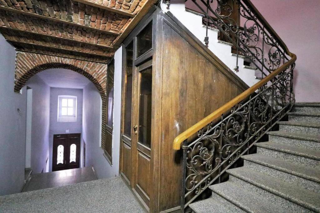 Rustaveli Central Aparthotel Tbilisi Ngoại thất bức ảnh
