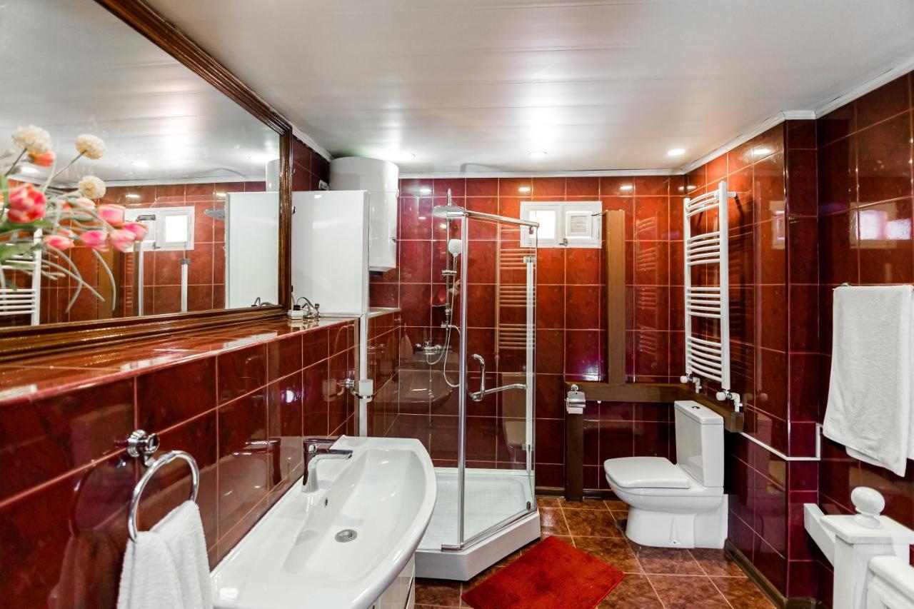 Rustaveli Central Aparthotel Tbilisi Ngoại thất bức ảnh